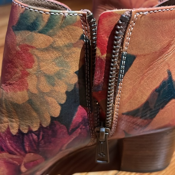 Patricia Nash Floral Leather Ankle Boots - Picture 9 of 10